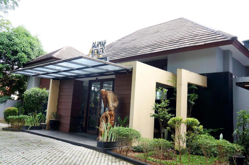 Rumah Nenek Hotel And Restaurant Padang  Pokój zdjęcie